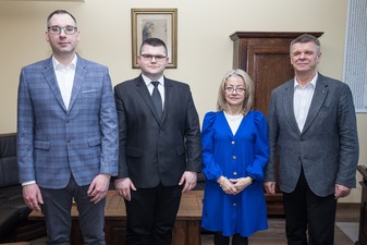 Pierwsi absolwenci kierunku Mechatronika z tytułem magistra